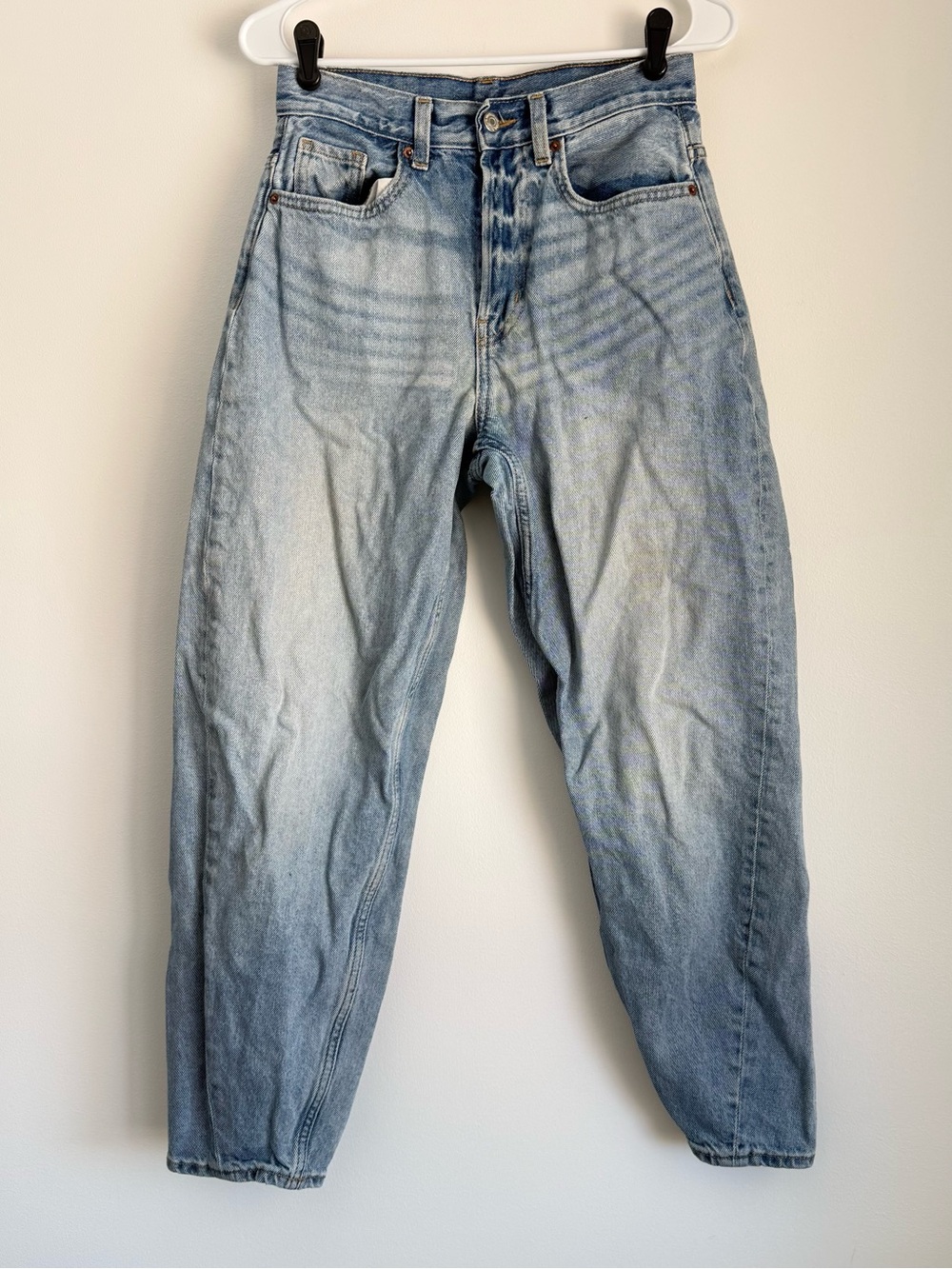 Old Navy Extra High-Waisted Balloon Ankle Jeans Size 4